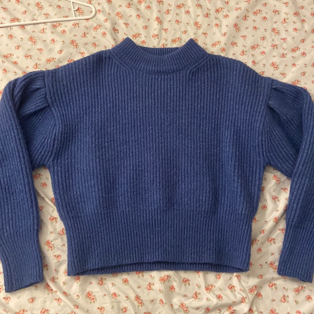 Blue knit sweater 🌀